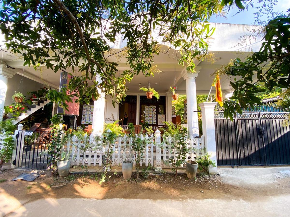 Shirani Nature Palace Уелигама Екстериор снимка